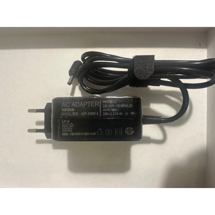 19 volt 2.37 amper adaptör 19 volt 2.37 amper 4.0 mm 1.35 mm adaptör 19 volt 2.37 amper adaptör 19 volt 2.37 amper 4.0 mm 1.35 mm adaptör