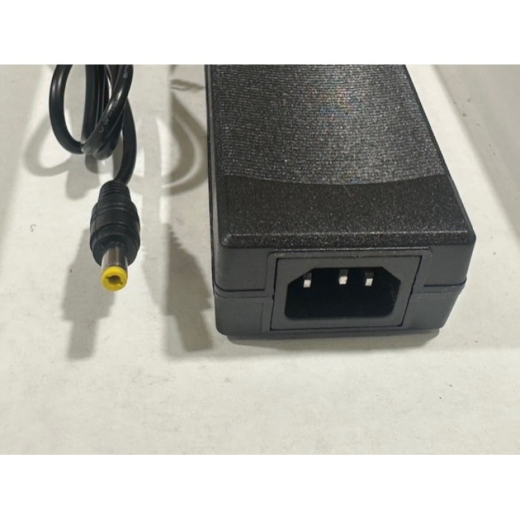 12 volt 7 amper adaptör 12 volt 7 amper 5.5 mm 2.5 mm adaptör 12 volt 7 amper adaptör 12 volt 7 amper 5.5 mm 2.5 mm adaptör