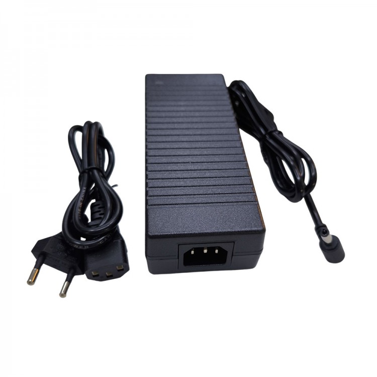 AC adaptör 12v 10A adaptör Standart uçlu 5.5x2.5 mm adaptör AC adaptör 12v 10A adaptör Standart uçlu 5.5x2.5 mm adaptör