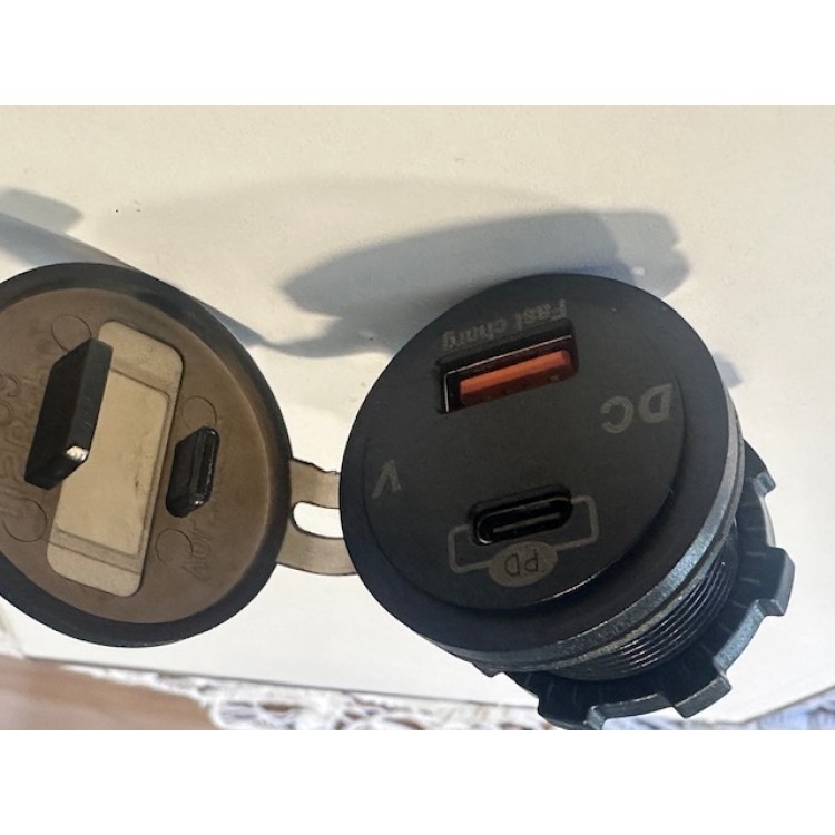 Tekne için dijital ekranlı typec pd usb şarj karavan için pd usb typec şarj kp-480
