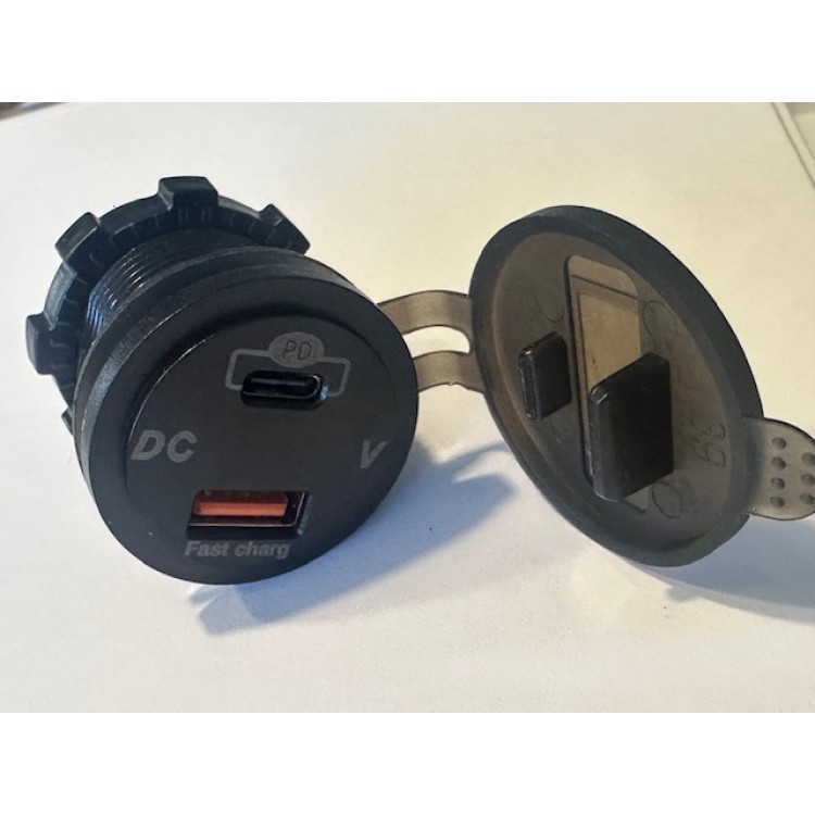 Tekne için dijital ekranlı typec pd usb şarj karavan için pd usb typec şarj kp-480 Tekne için dijital ekranlı typec pd usb şarj karavan için pd usb typec şarj kp-480